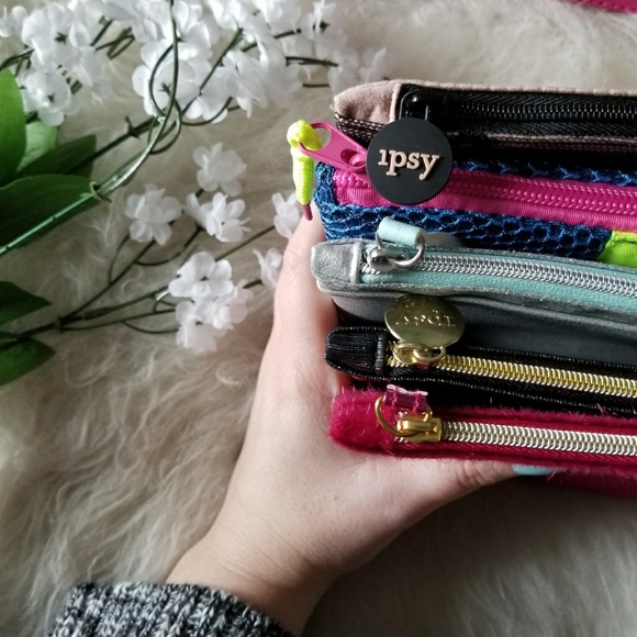ipsy Handbags - Ipsy bag